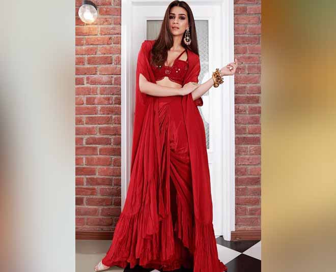 kriti sanon red lehenga