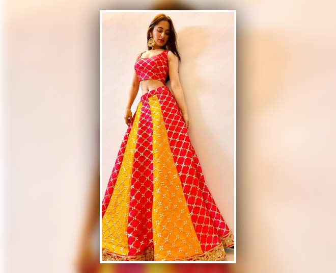 light lehenga looks for monsoon wedding