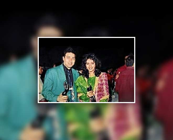 माधुरी को मिला था पहला फिल्म फेयर अवॉर्ड madhuri recieving film fare
