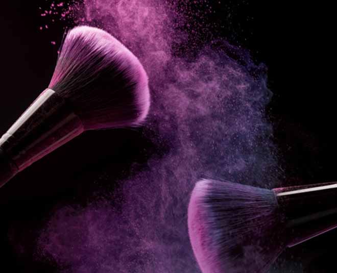 makeup brush and sponge tips inside