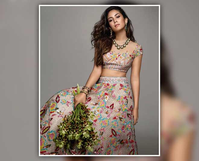 मीरा राजपूत का लुक- multi color lehenga meera rajput