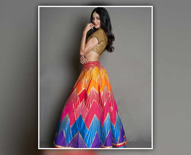 अनन्या पांडे का मल्टीकलर लहंगा और गोल्डन ब्लाउज- multicolor lehenga ananya pandey