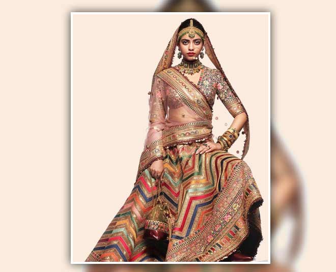 सब्यसाची ब्राइड- multicolor lehenga sabyasachi bride