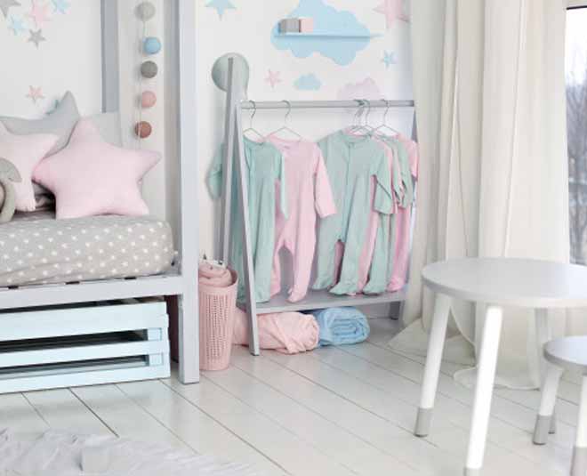organize kids wardrobe inside