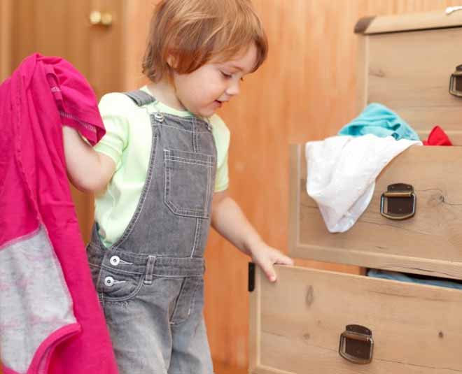 organize kids wardrobe inside