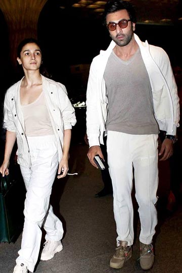 Twinning & Slaying! All The Times When Ranbir Kapoor & Alia Bhatt Wore  Colour Co-ordinated Outfits