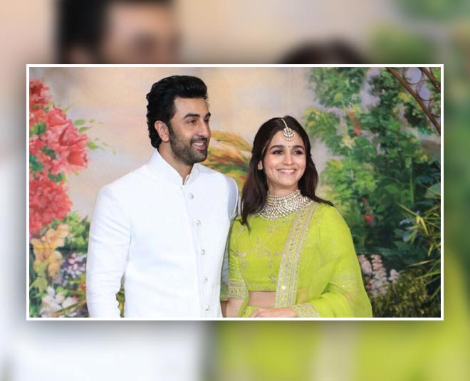 कुछ ऐसी थी रणबीर-आलिया की पहली आउटिंग- ranir and alia at sonam kapoor wedding