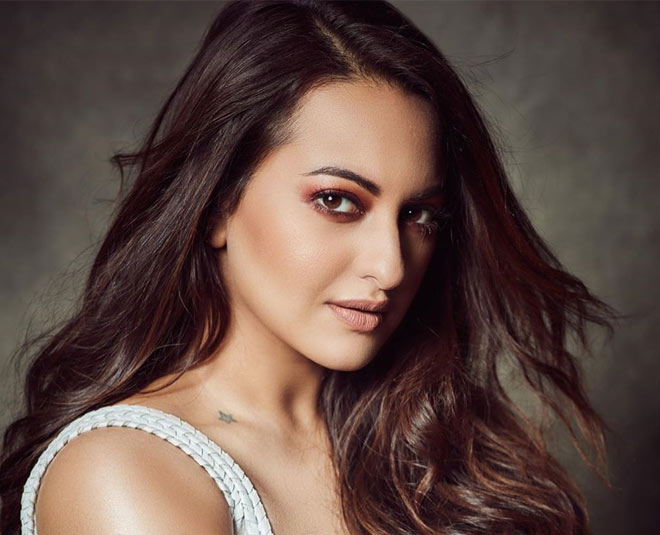 660px x 535px - Check Out What Sonakshi Sinha Does To Keep Her Skin Glowing & Hair Healthy  | HerZindagi