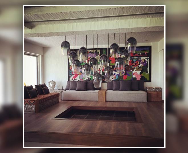 लिविंग रूम twinkle khana akshay kumar house pics inside