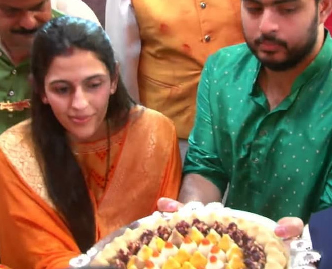 गणेश उत्सव Ambani Ganesh Visarjan See Pictures And Videos new