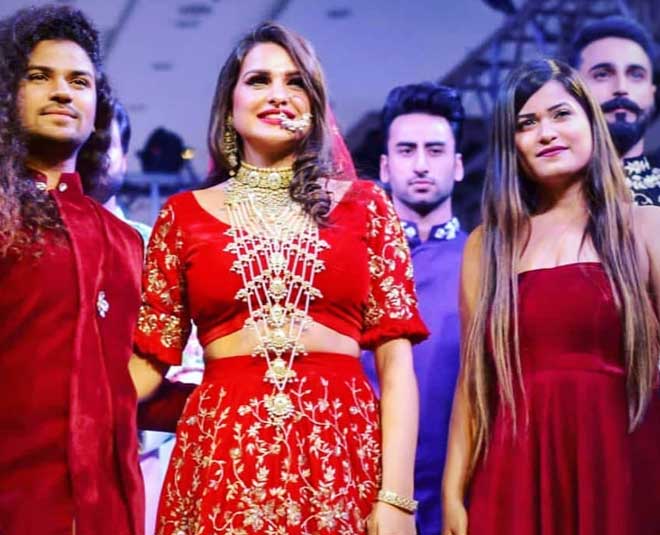 bigg boss contestant himanshi khurana stylish looks Inside