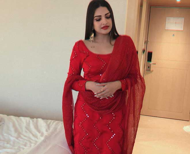   Himanshi Khurana Age,Family, Boyfriend, Biography,Net Worth,Affairs ~ World Super Star Bio 