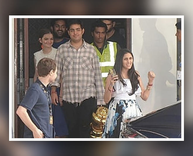 सेलिब्रेशन first wedding anniversary akash ambani