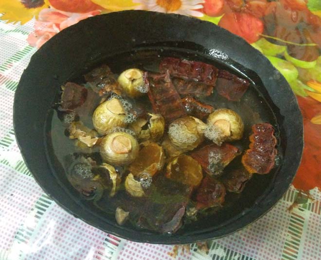 home made shampoo with reetha