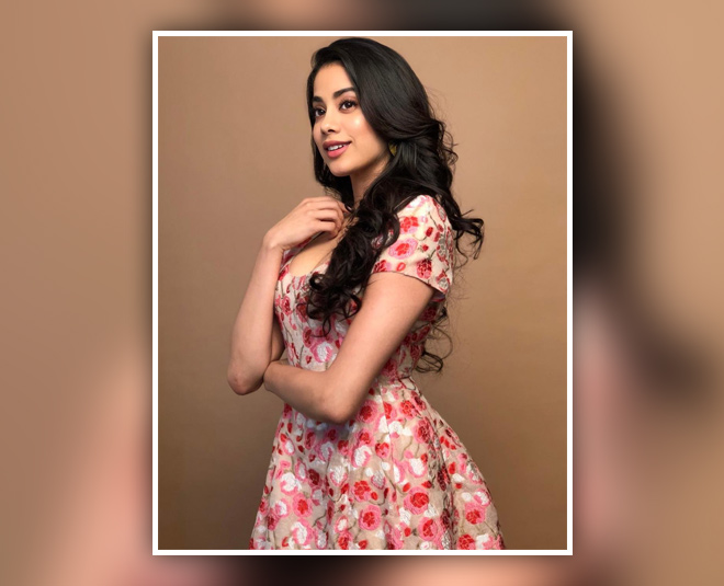 Janhvi Kapoor in Anamika Khanna – South India Fashion