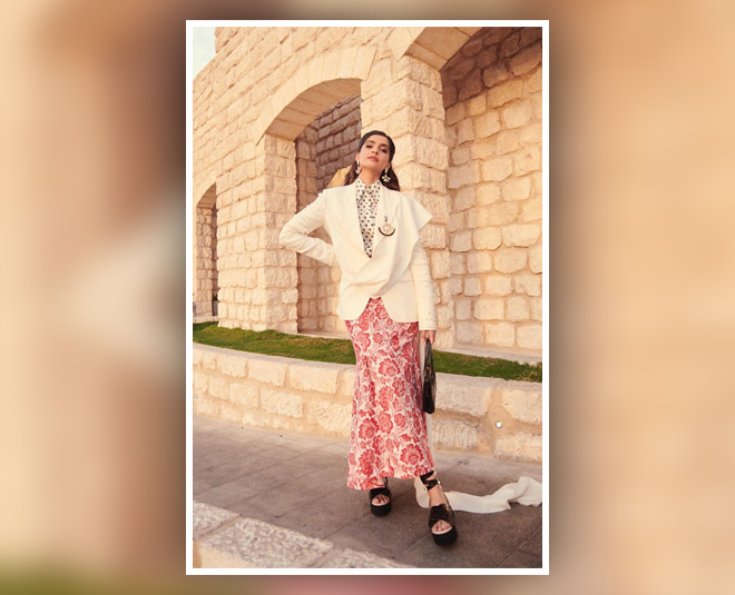 latest western looks of sonam kapoor inside 