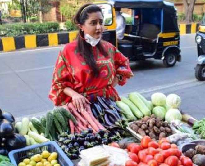 rashami desai buy vegetables