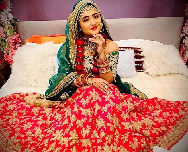 rashami desai stylish in naagin 