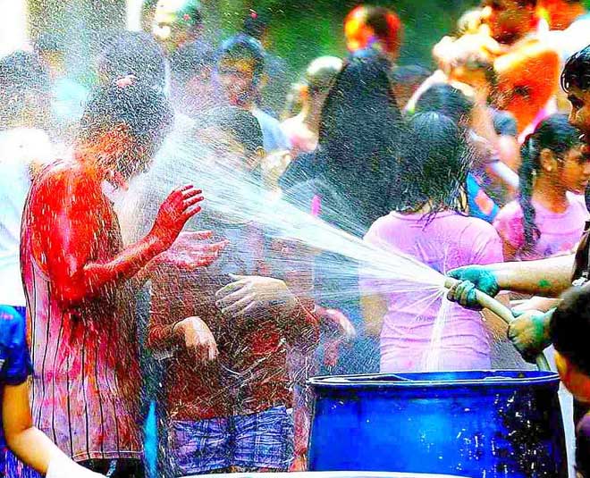 How To Reduce Wastage Of Water During Holi In Hindi | how to reduce wastage  of water during holi | HerZindagi