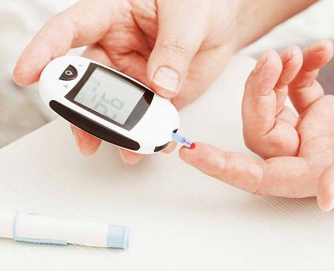 rujuta diwekar talks about stretching exercise best for diabetes 