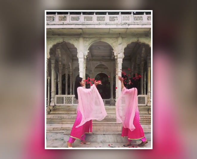 sara ali khan holi  pictures