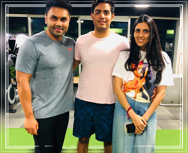 कपल वर्कआउट shloka and akash couple goals pics
