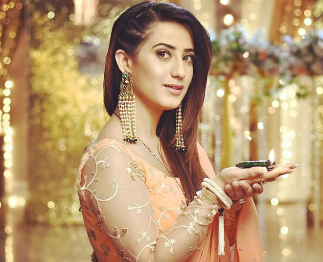 Meet the DISGUISE queen Aalisha Panwar from Ishq Mein Marjawan in a NEW  avatar  India Forums