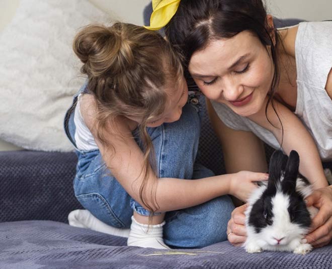child with mother inside 