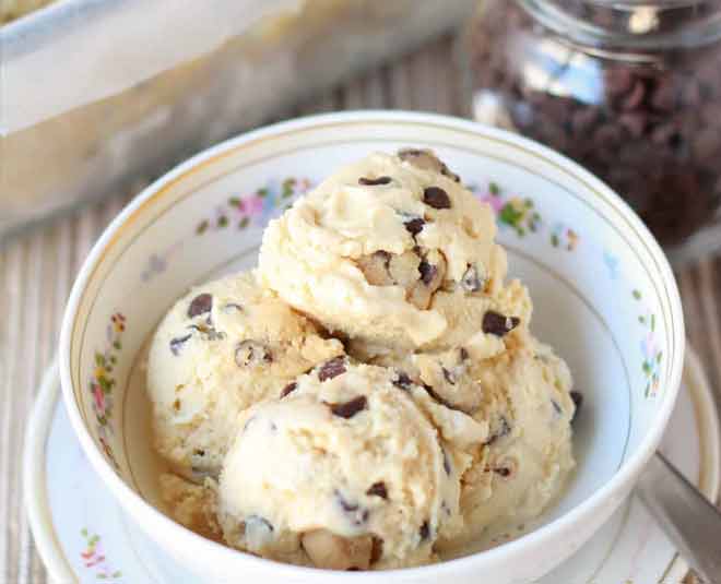 Summer Desserts: How To Make Cookie Ice Cream At Home | HerZindagi