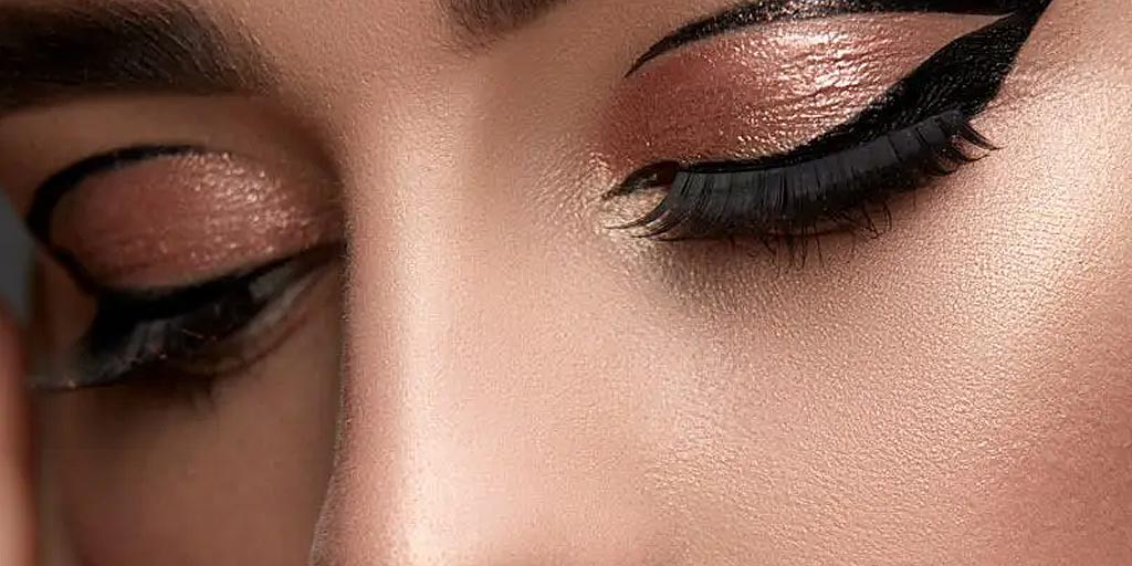 Know How You Can Create Floating Crease Eyeliner Trend In Hindi know