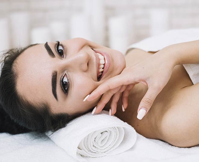 glowing skin tomato facial