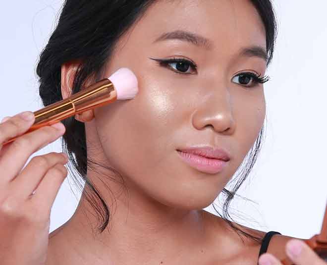 Tips on How to Get a Complete Look by Applying Highlighter on Certain
