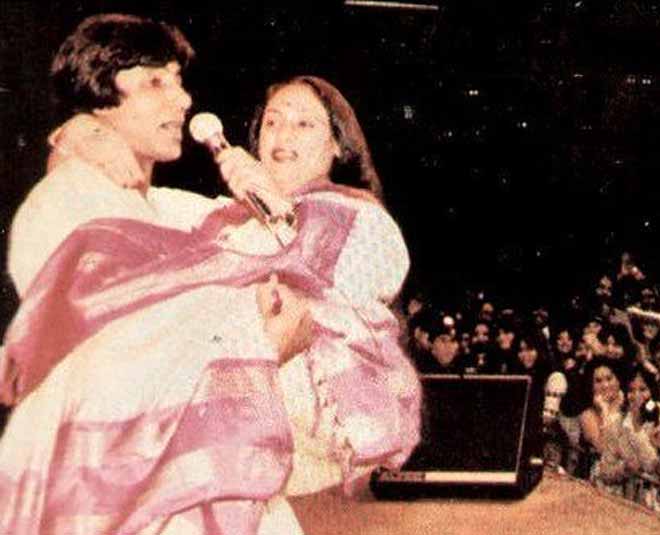 जिसकी बीवी छोटी उसका भी बड़ा नाम है jaya bachchan romantic pictures