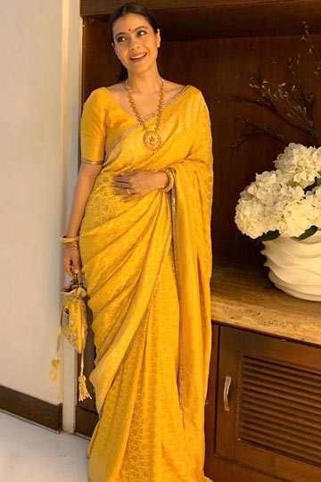 Deepika Padukone Kareena Kapoor Khan And Other Divas In Yellow Festive  Sarees - Boldsky.com