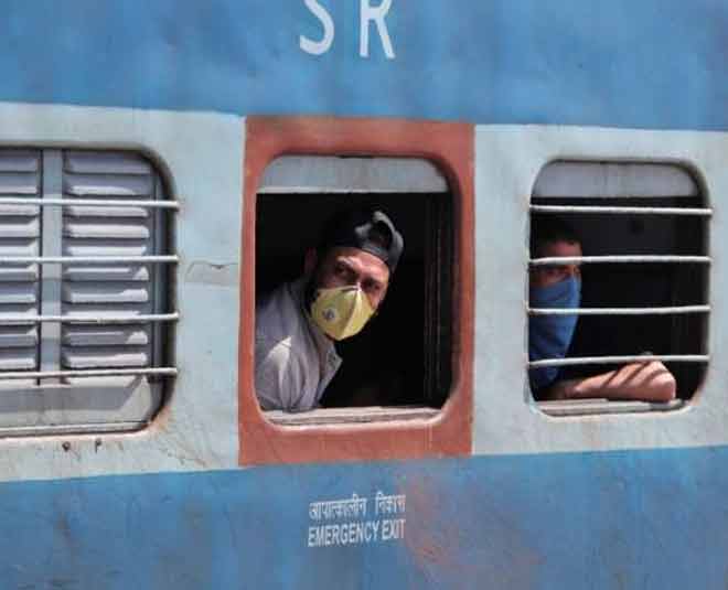 masks in trains