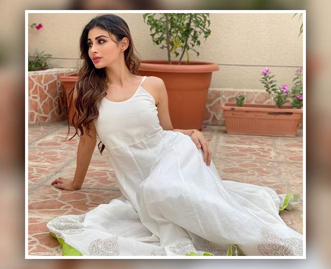 mouni roy stylish looks
