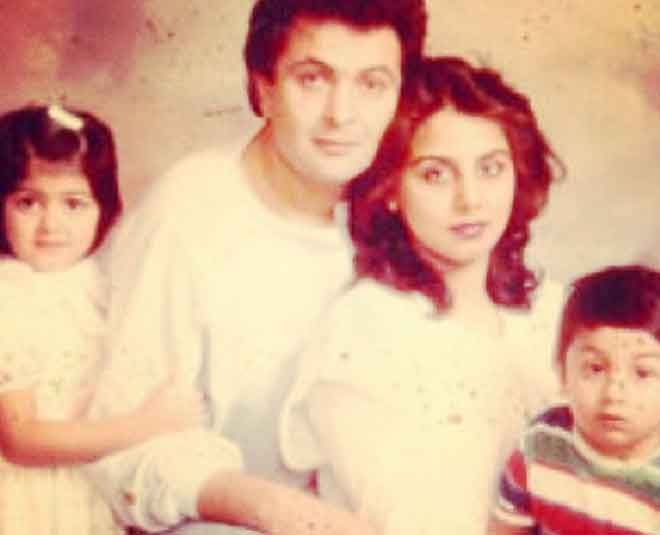 फैैमिली फोटो rishi kapoor neetu singh riddhima kapoor INSIDE