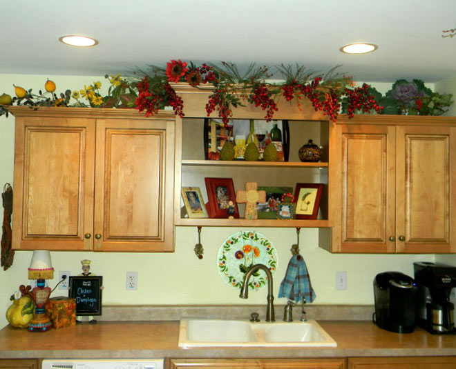 space above kitchen cabinet inside 