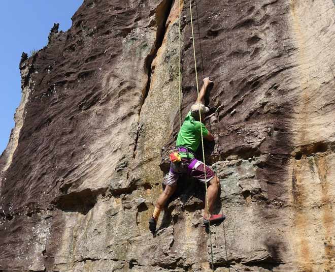 adventure activitie places in madhya pradesh rock climb inside 
