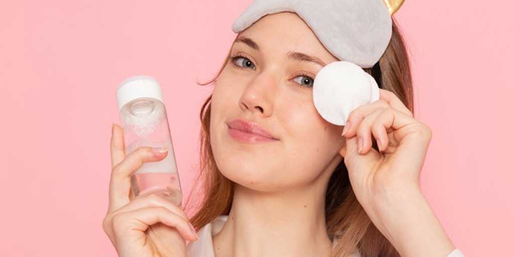 This Vitamin E Face Mist Is Easy To Make And Has Multiple BenefitsThis