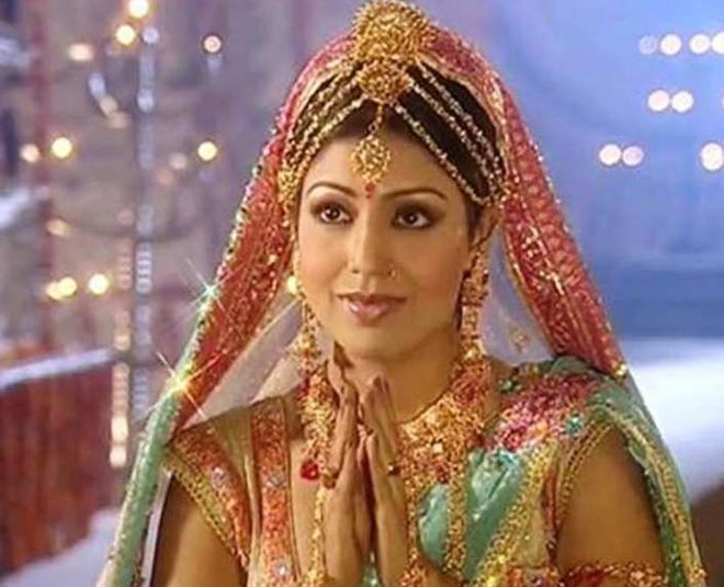देबिना बनर्जी debina banerjee inside