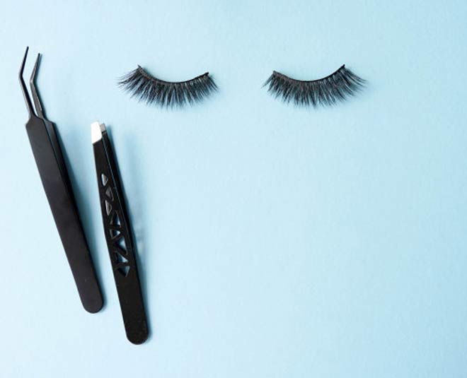 false lashes removing trick 