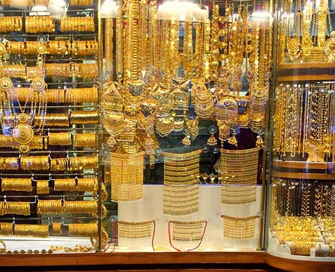 Dubai Shopping Tips: Bargain Like A Local At All Souks & Save Money