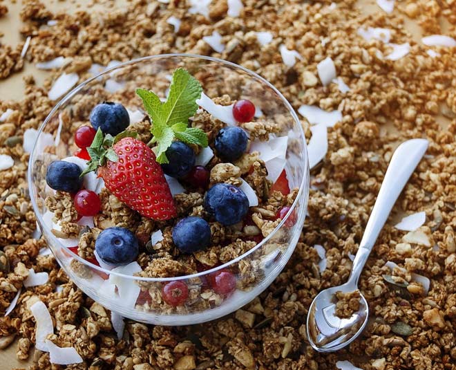 Here Is Why Granola Is Good For Snacking | HerZindagi