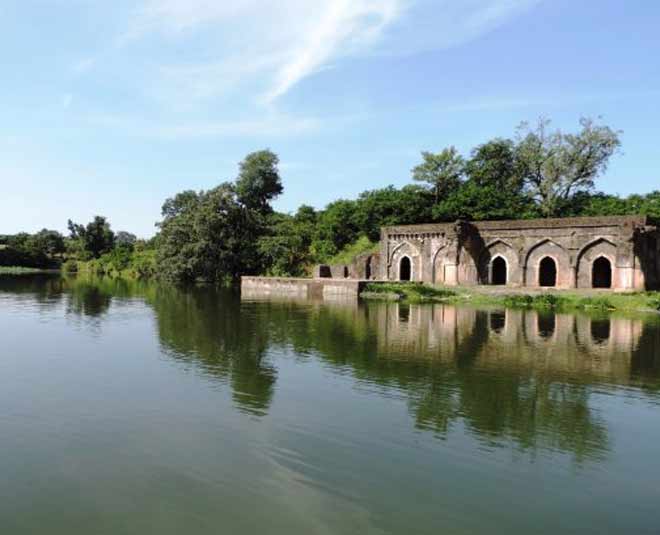 places to visit in mandu or mandav inside 
