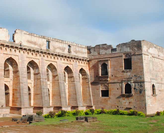 places to visit in mandu or mandav inside 