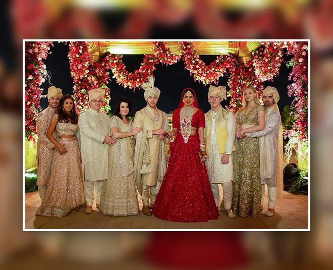 Kajal Aggarwal's red Anamika Khanna bridal lehenga featured stunning  Kashmiri resham work