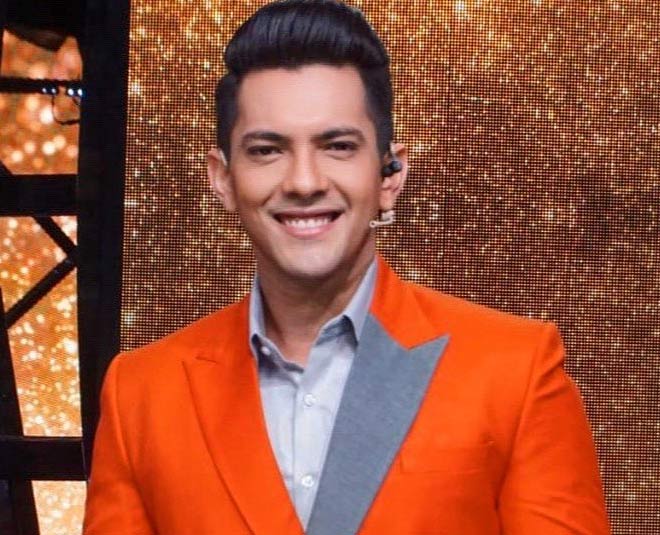 aditya narayan singer