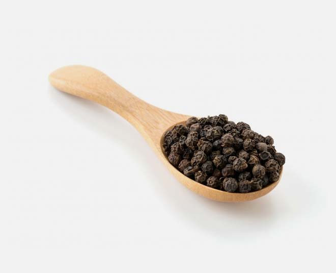 काली मिर्च black pepper for skin inside