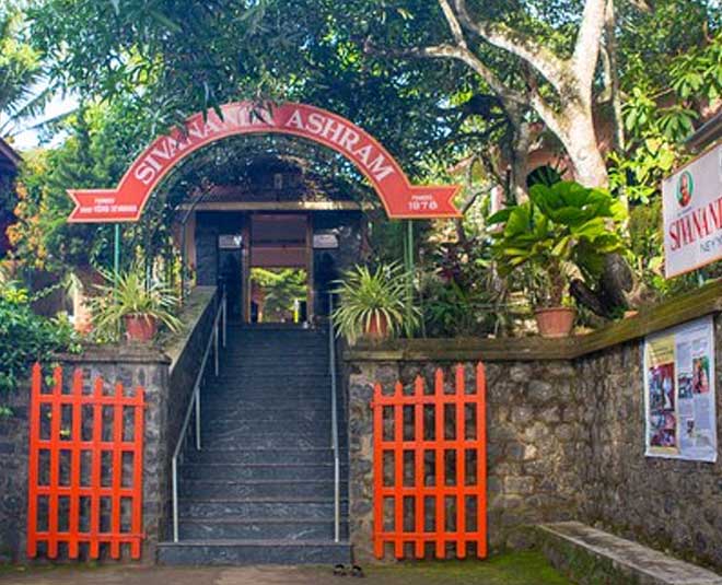 famous yoga centers of india in